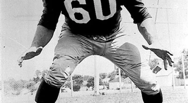 Fallece Chuck Bednarik, miembro del Salón de la Fama de NFL 
