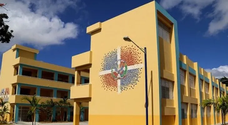 Presidente Medina entrega escuela y estancia infantil en Los Tres Brazos
