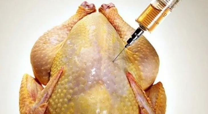 Revelan que la carne de pollo contiene arsénico un posible causante de cáncer.
