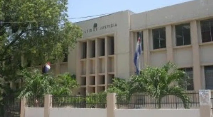 20 años de cárcel para hombre en Barahona que violó hija menor