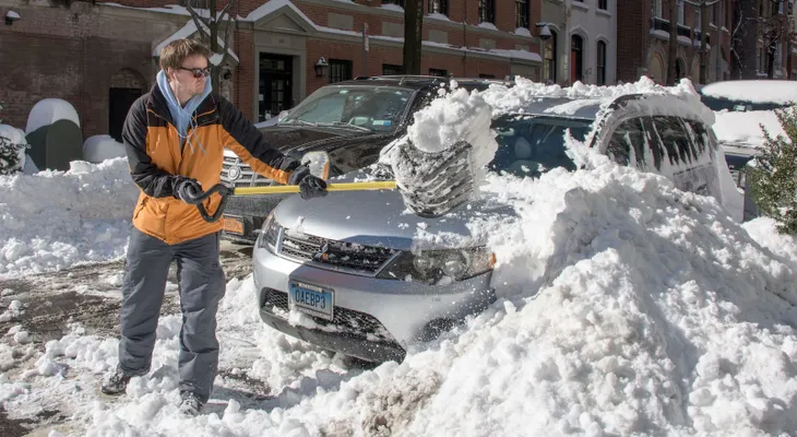 La tormenta de nieve en el este de EE.UU. terminó, pero no los problemas de tránsito