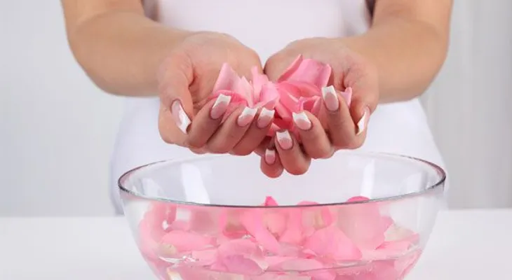 El agua de rosas para la belleza de tu piel