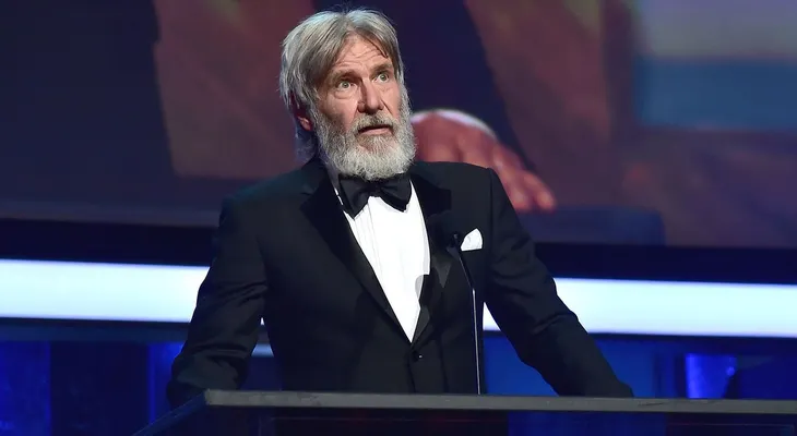 Harrison Ford confundió una pista de aterrizaje y casi provoca una tragedia