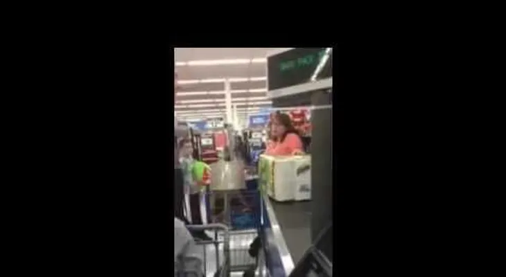 Papá compra comida usando cupones . Pero mira lo que hace la mujer? ¡INCREÍBLE!   (VIDEO)