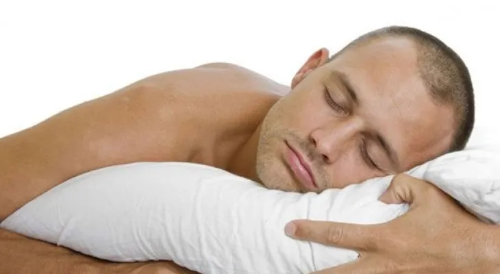 Así eres en el sexo, según tu postura al dormir