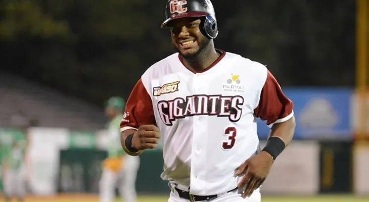 Gigantes vencen a las Estrellas y se mantienen en primer lugar