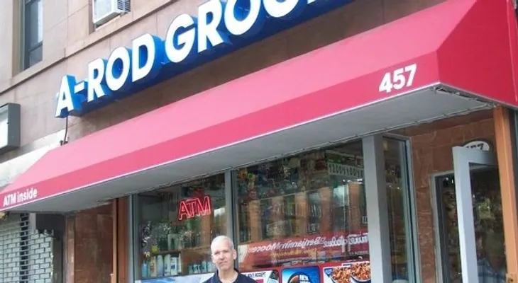 Clientes piden a dueño de bodega cambie nombre de "A-Rod"