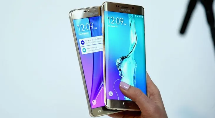 Los S7 impulsan a Samsung frente a Apple a la espera del nuevo iPhone