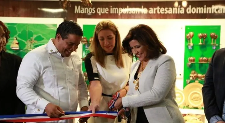 Vicepresidencia abre tienda de artesanía en multinacional Dufry opera en AILA