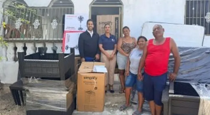 DASAC repara techo y entrega ajuares a familia afectada por incendio en Cabral