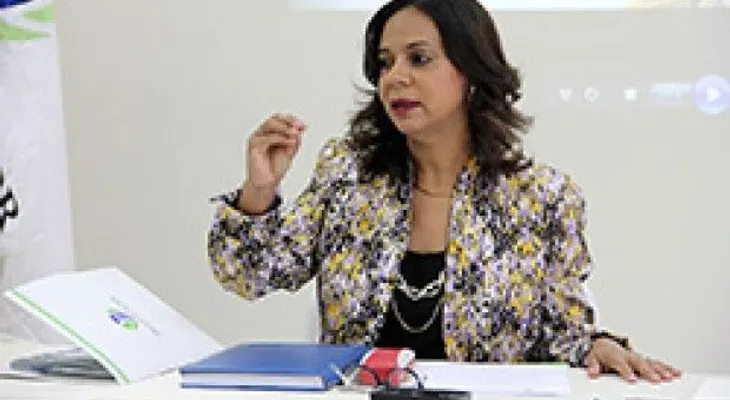 Piden no pagar cargos extras con tarjetas de créditos 
