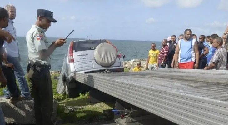 Mujer que se lanzó al mar con fines suicidas habría tenido una depresión post parto 