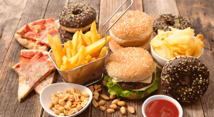 Estudio sobre comidas rápidas determina contienen químicos que pueden causar cáncer, infertilidad y asma