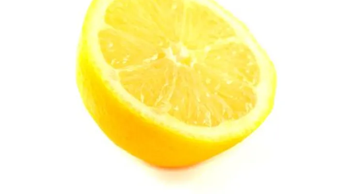 Las aceitunas y limones curan el mareo