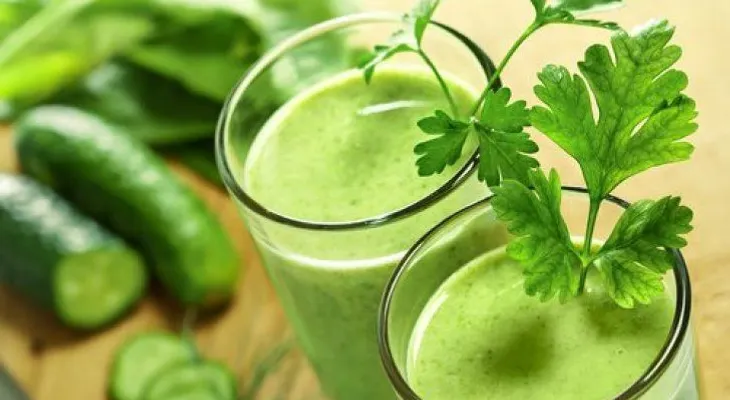 4 beneficios de tomar jugos verdes para mejorar la salud