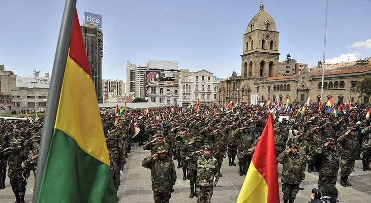 Bolivia envía grupo élite de militares a la frontera con Chile en medio de tensión diplomática