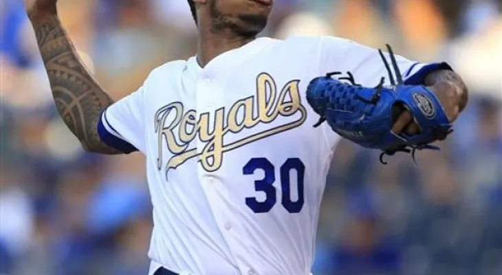 Reducen a 8 juegos la suspensión a Yordano Ventura