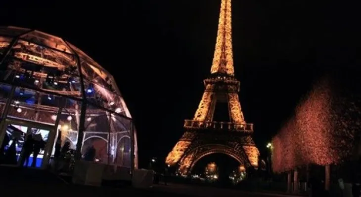 París cierra Torre Eiffel, Louvre y otros sitios