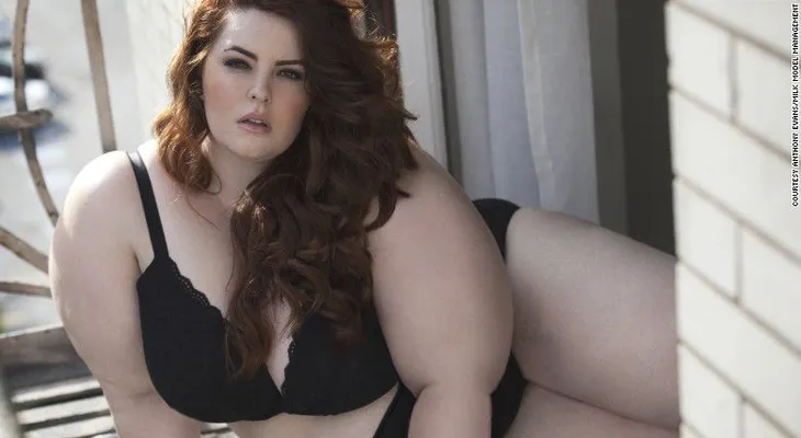 ¿Por qué censuró Facebook una foto de esta modelo de tallas grandes?
