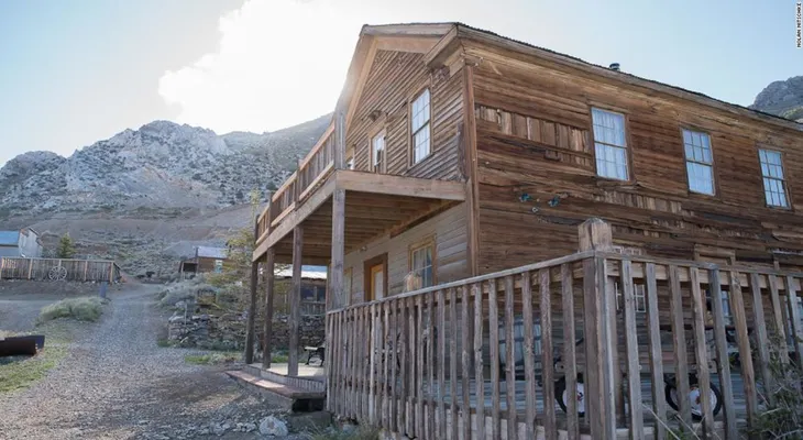 Venden por 1,4 millones de dólares, pueblo fantasma en el Salvaje Oeste de EE.UU 