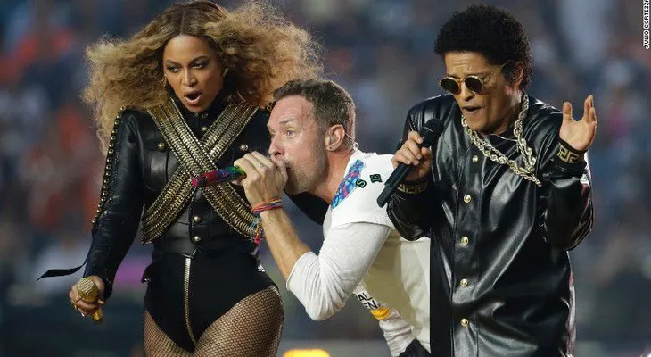 Coldplay, Bruno Mars y Beyonce trajeron el amor al Super Bowl