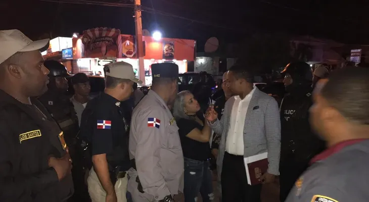 Autoridades detienen varias personas y ocupan drogas y armas en Peravia