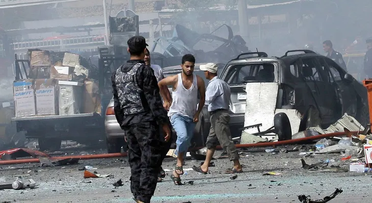 Al menos 12 muertos y 39 heridos en dos atentados con coche bomba en Bagdad