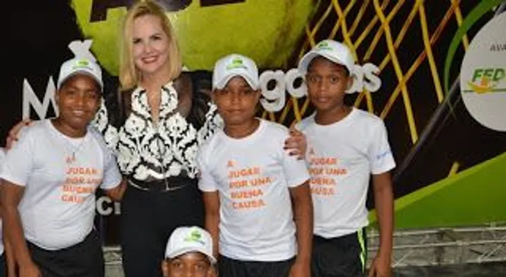 Amhsa Marina auspicia evento benéfico  Nacional de Tenis "ACES por Manos Arrugadas"
