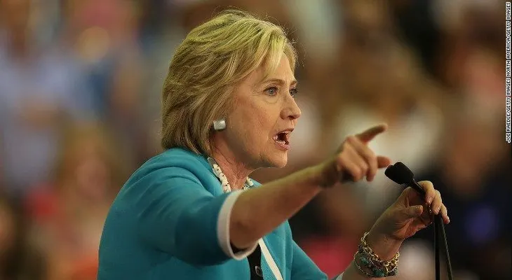 Clinton se compromete a cerrar lagunas legislativas sobre ventas de armas