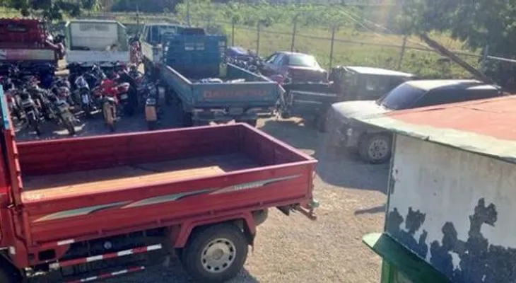 AMET retiene decenas de autos por marbete
