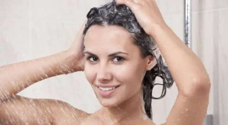 5 razones por las que debes orinar en la ducha