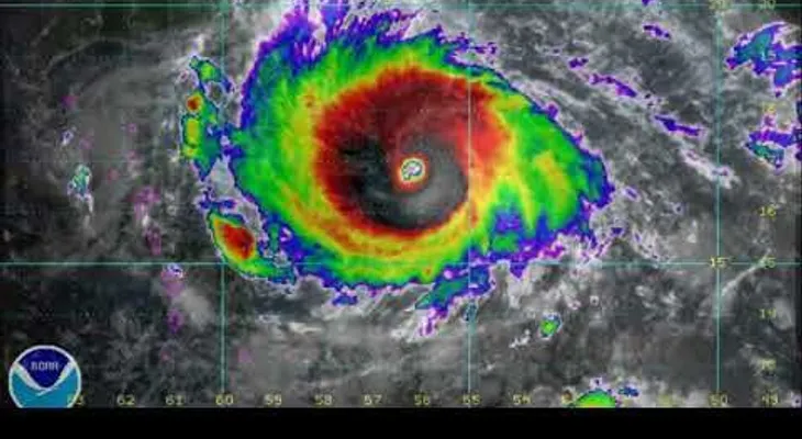 Irma deja senda de destrucción en el Caribe en su camino a la Florida