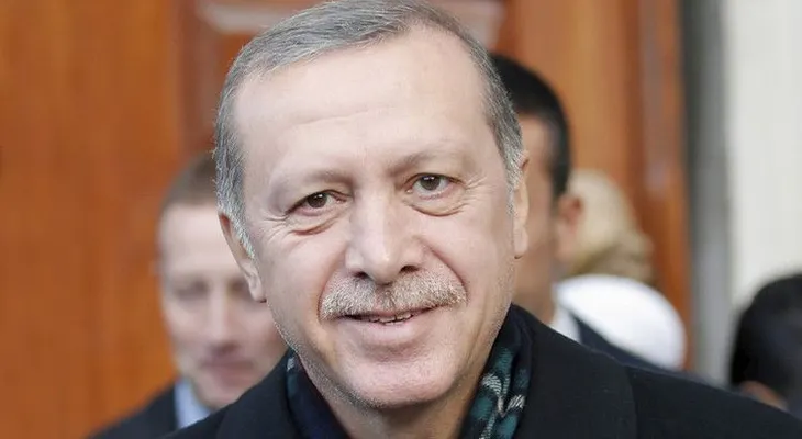 ¿El presidente salvavidas?: Erdogan disuade a un hombre que quería suicidarse (Video)