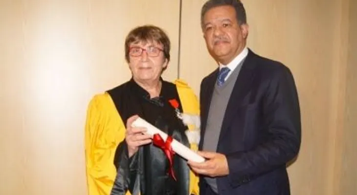 Leonel recibe título "Doctor Honoris Causa" por Universidad París 8
