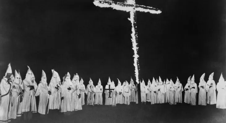 Cinco datos que no conocías sobre el Ku Klux Klan