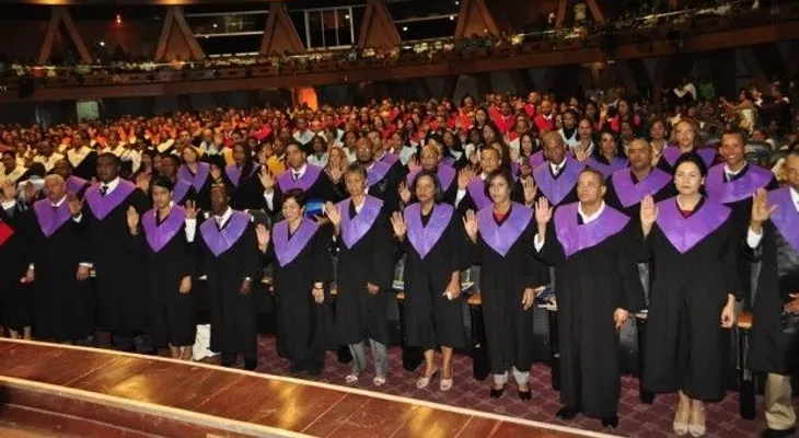 UASD gradúa a 589 maestros y especialistas en postgrado