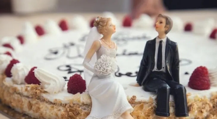 Hombre dejó plantada a su novia en el altar, por culpa de WhatsApp
