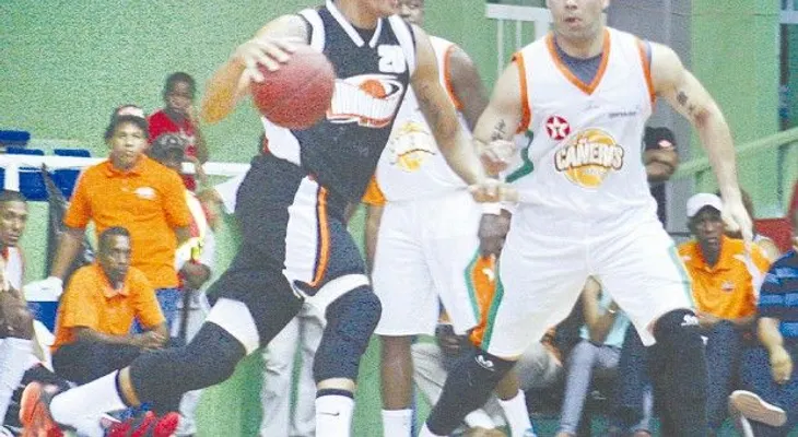 Huracanes se reencuentran; Indios le salen fuertes a Leones 