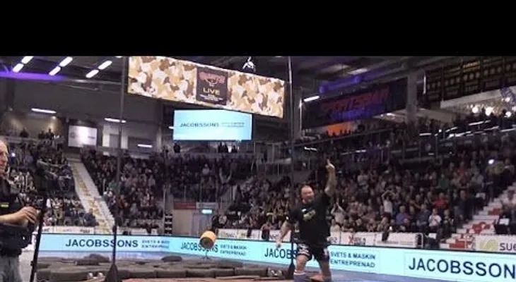 La Montaña de Juego de Tronos rompe el record mundial de lanzamiento de barril