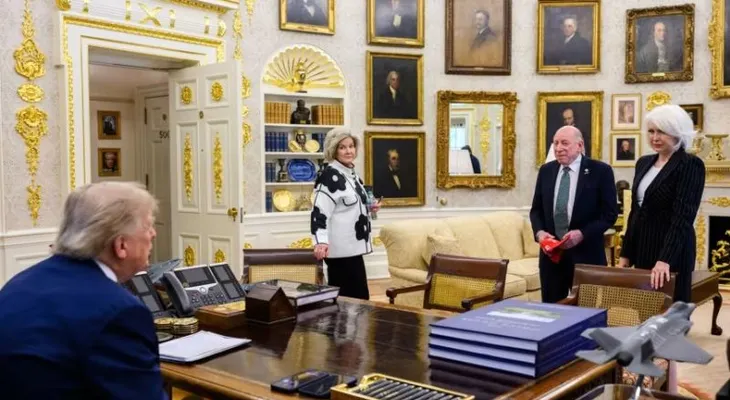 Tras salir de prisión, Tina Peters lleva a Washington su campaña de teorías conspirativas sobre elecciones