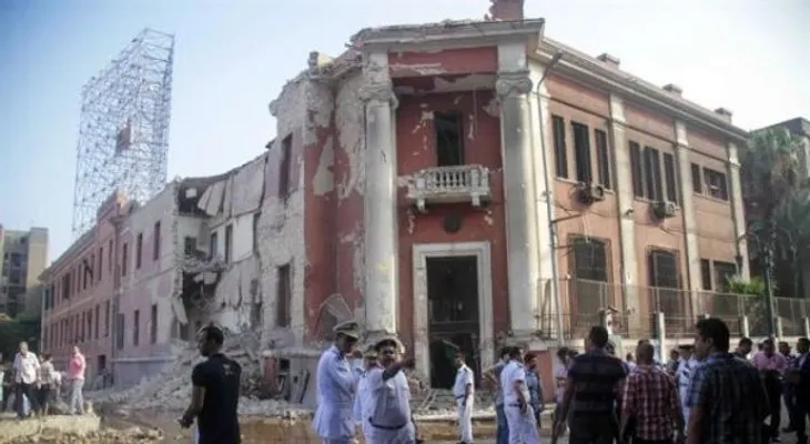 Un muerto y 10 heridos en explosión frente al consulado italiano en El Cairo 
