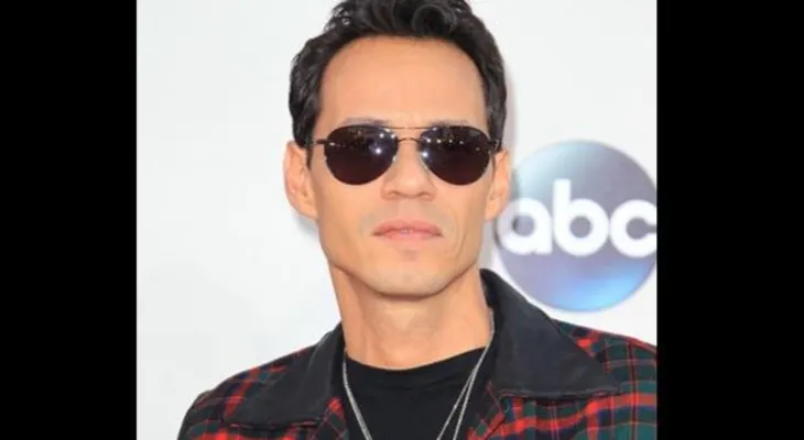"Me considero un hombre feo, pero que ha sabido sacar provecho de su encanto"', dice Marc Anthony