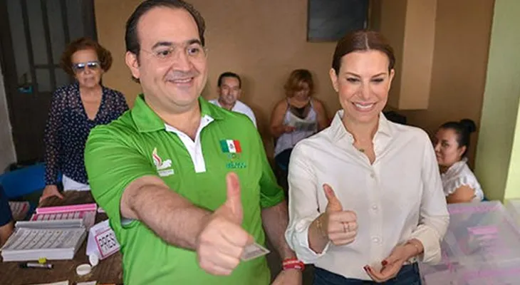 "Sí, merezco abundancia", los increíbles cuadernos secretos de la esposa del ex gobernador de Veracruz prófugo de la Justicia