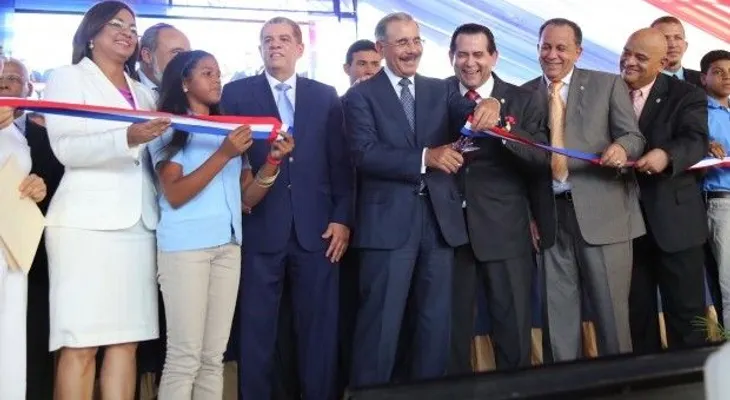 Danilo Medina inaugura 3 escuelas en San Francisco de Macorís