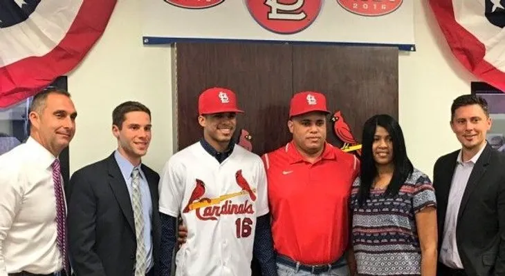 Cardinales firma al Delvin Pérez, 1era selección del draft