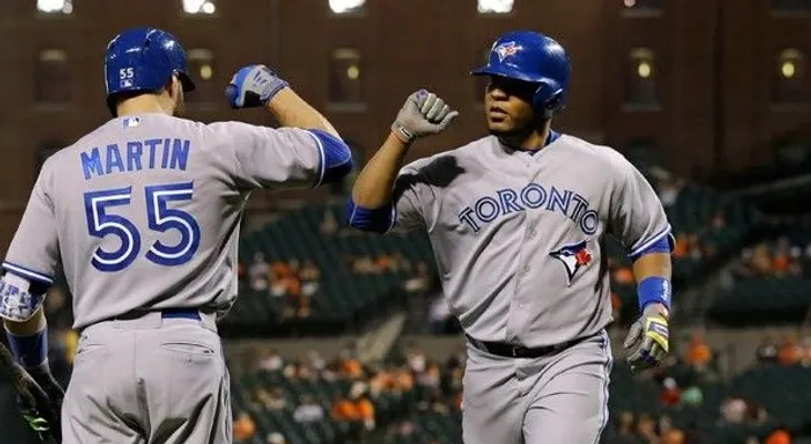 Encarnación pegó dos jonrones y Toronto castigó a los Orioles