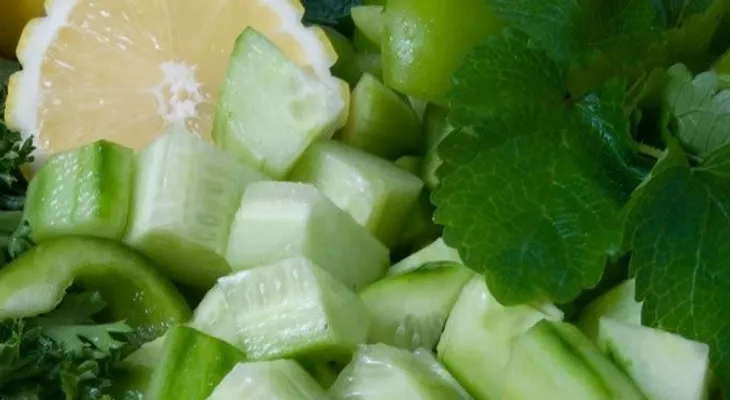 Elimina los cristales de ácido úrico de articulaciones con este simple remedio a base de pepino