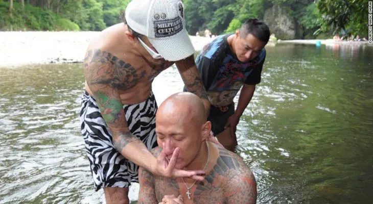 Mafioso que se convirtió en pastor ahora predica a exyakuzas en Japón