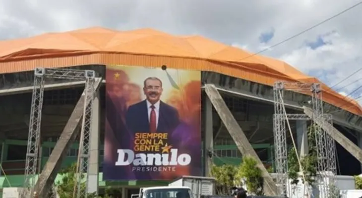 Ultiman detalles en Palacio de los Deportes para proclamación de Danilo Medina  