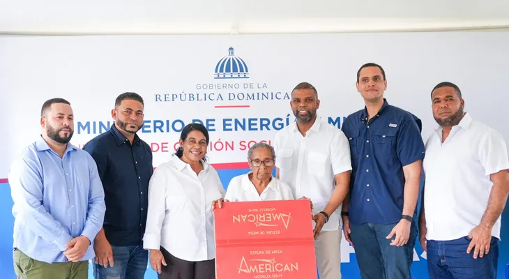 Gobierno RD impulsa programa de estufas limpias para erradicar el uso de leña y carbón